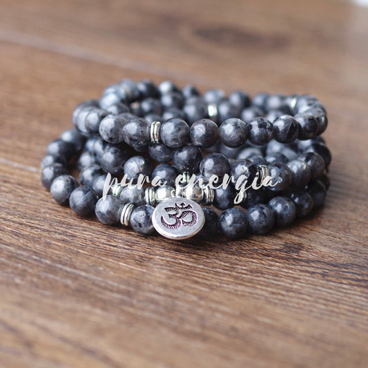 Bracelet Mala "Om" en labradorite